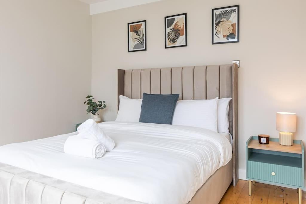 Modern Penthouse Apartment 2 Bed, 2 Bath Sleeps 6 City Centre Belfast Exterior photo